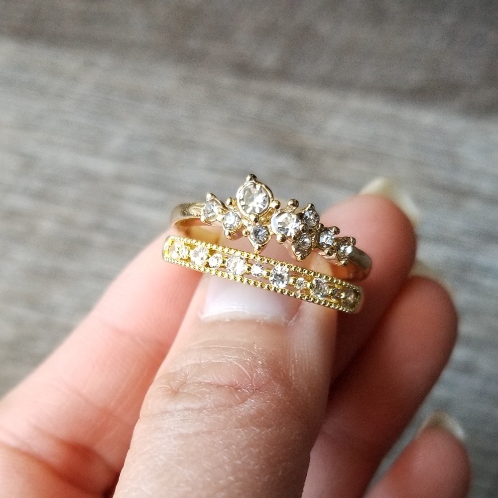 💎NEW💎 GOLD PLATED DAINTY RING SET - Picture 2 of 4